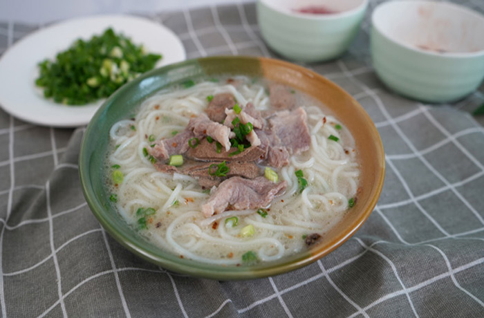 东风原味汤粉王培训